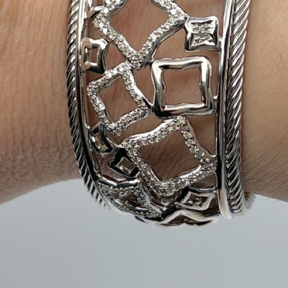 Authentic David Yurman Diamond Quatrefoil Cuff Bracelet - Picture 2 of 12